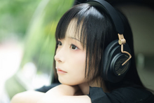 Load image into Gallery viewer, [🎶SG] MOONDROP x SINGER: EDGE 40mm Dynamic Driver Wireless Headphone
