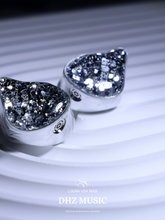 Load image into Gallery viewer, [🎶SG] EARACOUSTIC AUDIO VSA-MAX - VoidSilver Stalker Full-Width Titanium Diaphragm - Tesla Moving Coil
