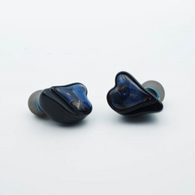 Load image into Gallery viewer, [🎶SG] GEEK WOLD GK10S Hybrid IEM 1BA + 2 Piezoelectric + 2 Dynamic Driver
