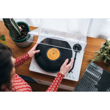 Load image into Gallery viewer, [🎶SG] AUDIO TECHNICA AT-LP70XBT (LP70XBT) Fully Automatic Wireless Belt-Drive Turntable
