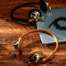 Load image into Gallery viewer, [🎶SG] ROSESELSA DISTANT MOUNTAIN On-ear HiFi Wired Headphones OOTD Vintage Headset Metal Headphones MMCX 3.5mm
