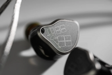Load image into Gallery viewer, [🎶SG] MOONDROP ARMATURE ART 12 (AA12) - 12 Balanced Armature Drivers In-ear Monitors

