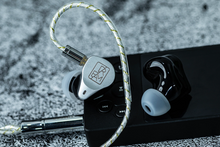 Load image into Gallery viewer, [🎶SG] SIMGOT EM10 1DD + 8BA + 1PZT Hybrid In-Ear Monitors
