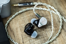 Load image into Gallery viewer, [🎶SG] SIMGOT EM10 1DD + 8BA + 1PZT Hybrid In-Ear Monitors
